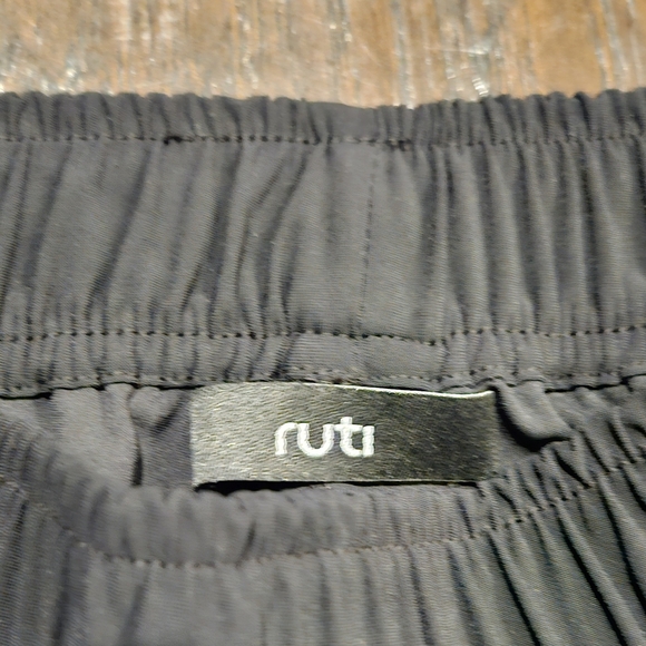 Ruti The Cargo Pants That Will Surprise - Picture 6 of 7